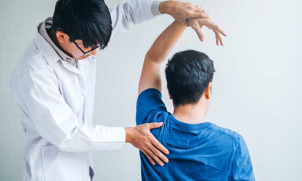 ChatGPT powiedział:

Fizjoterapia przynosi liczne korzyści, wspierając leczenie bólu mięśniowo-szkieletowego oraz poprawiając sprawność ruchową pacjentów