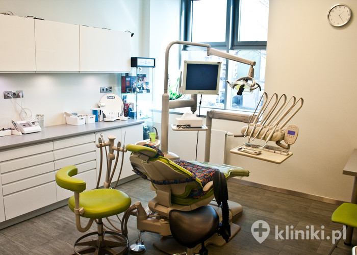 Gabinet zabiegowy w Centrum Dentystyczno-Lekarskie Promedica Gabinet zabiegowy w Centrum Dentystyczno-Lekarskie Promedica