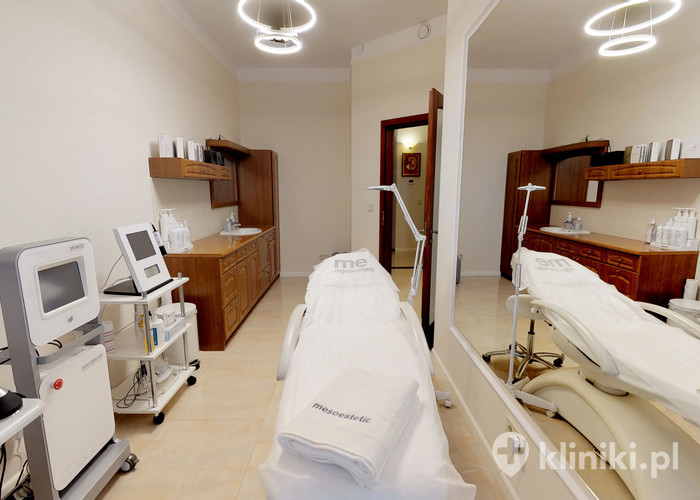 Gabinet zabiegowy w Klinika Dermatologii Estetycznej i Laseroterapii MEDICOR Gabinet zabiegowy w Klinika Dermatologii Estetycznej i Laseroterapii MEDICOR