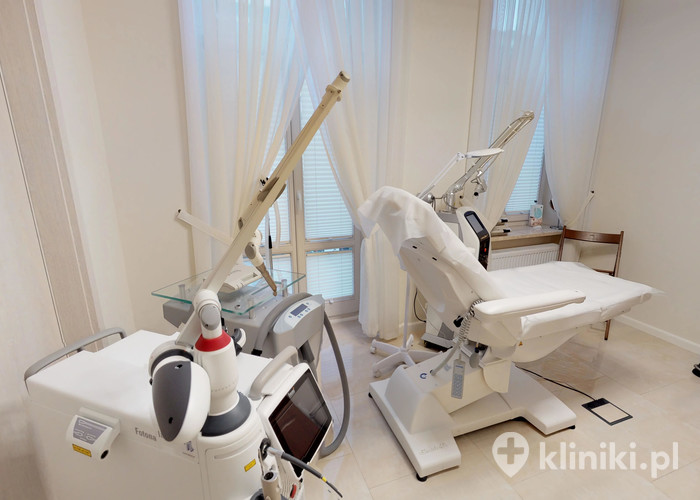 Gabinet zabiegowy w Klinika Dermatologii Estetycznej i Laseroterapii MEDICOR Gabinet zabiegowy w Klinika Dermatologii Estetycznej i Laseroterapii MEDICOR