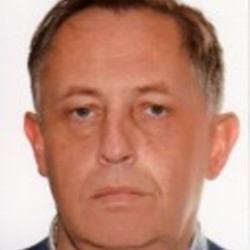dr n. med. Piotr Kostrzewski