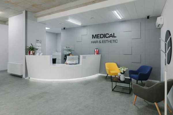 Recepcja, poczekalnia Medical Hair & Esthetic Warszawa