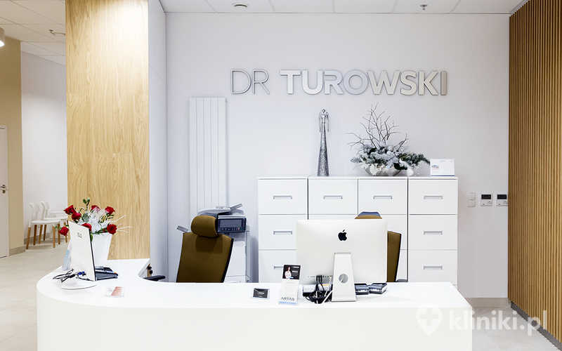Recepcja, poczekalnia Dr Turowski - Hair Restoration Clinic