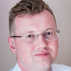 dr n. med. Arkadiusz Jundziłł