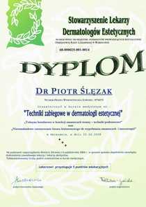 Dyplom uczestnictwa dr P.Ślęzaka w kursie "Niestandardowe zastosowanie kwasu hialuronowego do wypełniania zmarszczek i mezoterapii" Dyplom uczestnictwa dr P.Ślęzaka w kursie "Niestandardowe zastosowanie kwasu hialuronowego do wypełniania zmarszczek i mezoterapii"