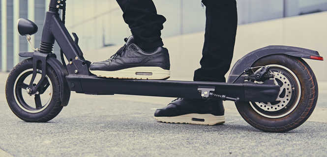 Jeździsz na hulajnodze elektrycznej? Sprawdź, ile może Cię to kosztować!