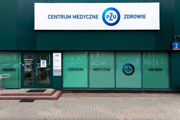Wygląd zewnętrzny Centrum Medyczne PZU Zdrowie Warszawa Stawki