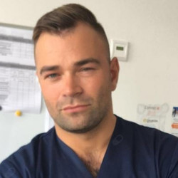 lek. Wojciech Wyroślak