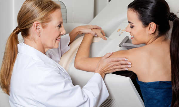 Badanie mammograficzne piersi to podstawowa metoda wykrywania zmian w obrębie gruczołu piersiowego
