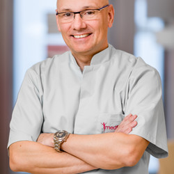 dr Artur Kucharski