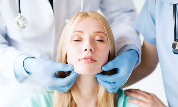 Leczenie bruksizmu ma charakter wieloczynnikowy i zwykle łączy kilka metod terapeutycznych