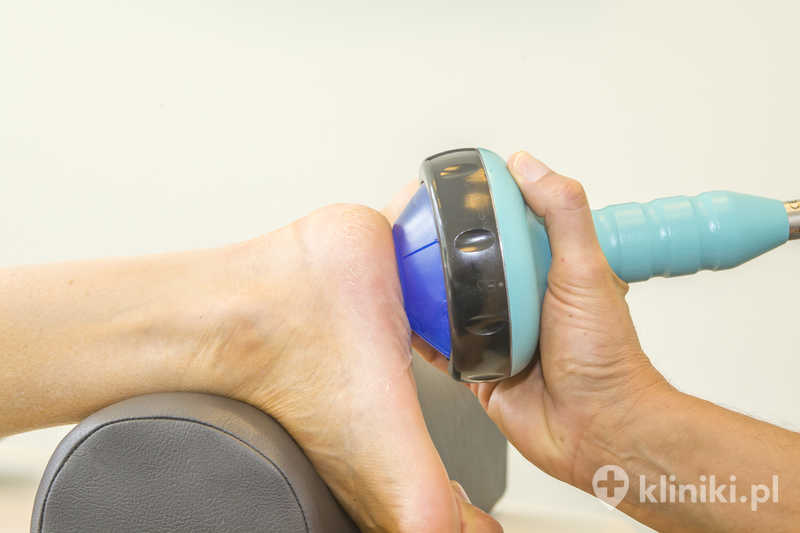 Terapia falą uderzeniową pomaga zmniejszyć ból poprzez stymulację procesów regeneracyjnych