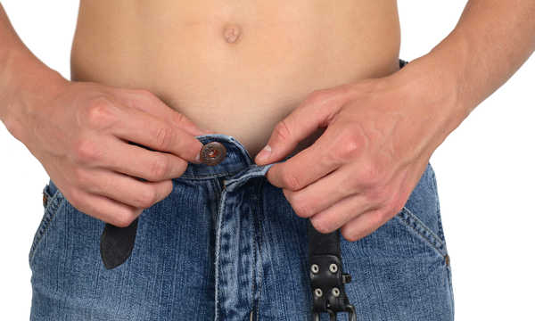 W przypadku małego prącia czasami wystarcza terapia hormonalna pod kontrolą lekarza
