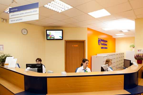 Recepcja, poczekalnia CM LUX MED Szczecin