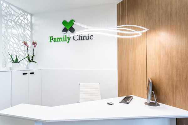 Recepcja, poczekalnia Family Clinic