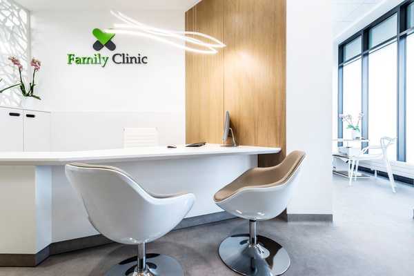 Recepcja, poczekalnia Family Clinic