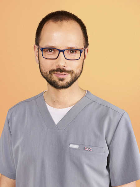 dr n. med. Adrian Czekaj