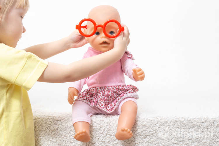 Nieoperacyjne leczenie zeza u dzieci obejmuje także ćwiczenia ortoptyczne poprawiające koordynację mięśni oczu i widzenie obuoczne