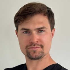 lek. Adam Stolarek
