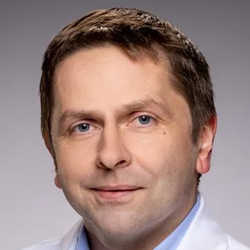 prof. nadzw. dr hab. n. med. Tadeusz Issat