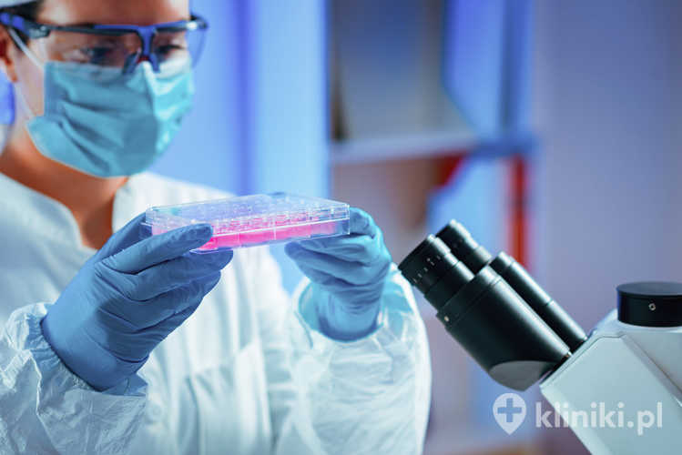 Leczenie zaniku nerwu wzrokowego komórkami macierzystymi jest nowoczesną metodą medycyny regeneracyjnej, dającą nadzieję na spowolnienie choroby