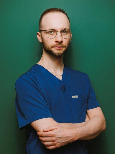 dr n. med. Jakub Dobroch