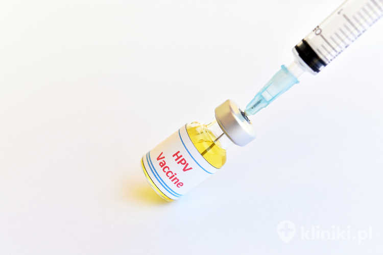 Zakażenie wirusem HPV wysokiego ryzyka może prowadzić do powstawania zmian przedrakowych w komórkach szyjki macicy