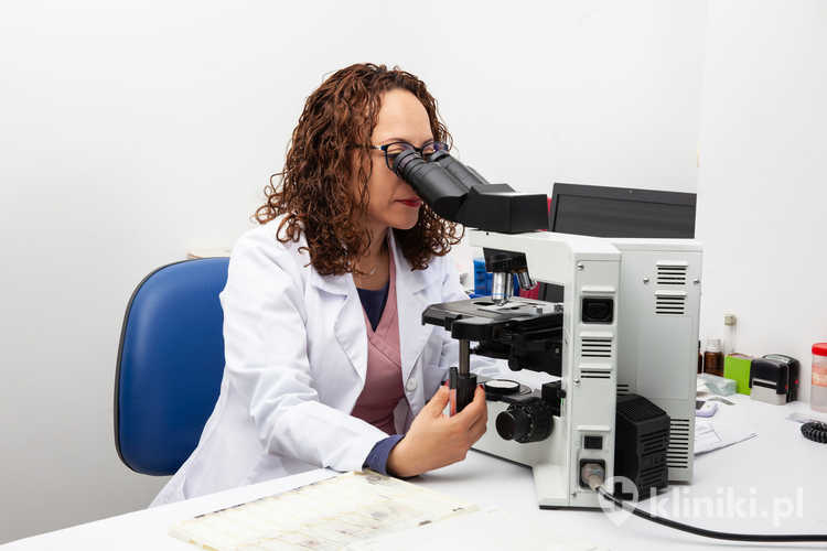 Cytologia płynna z testem HPV pozwala jednocześnie ocenić komórki szyjki macicy i wykryć obecność wirusa brodawczaka ludzkiego