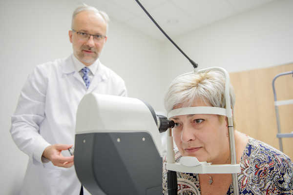 Specjalizujemy się m.in. w zabiegach laseroterapii siatkówki