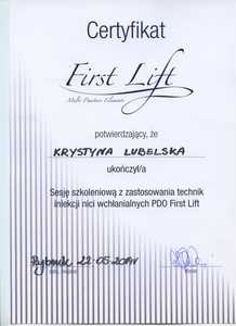 Certyfikat uczestnictwa dr K. Lubelskiej w szkoleniu z zastosowania technik iniekcji nici wchłanialnych PDO First Lift Certyfikat uczestnictwa dr K. Lubelskiej w szkoleniu z zastosowania technik iniekcji nici wchłanialnych PDO First Lift