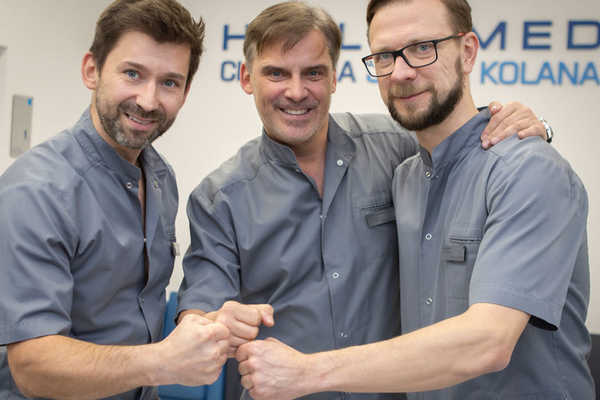 Specjaliści szpitala Halluxmed