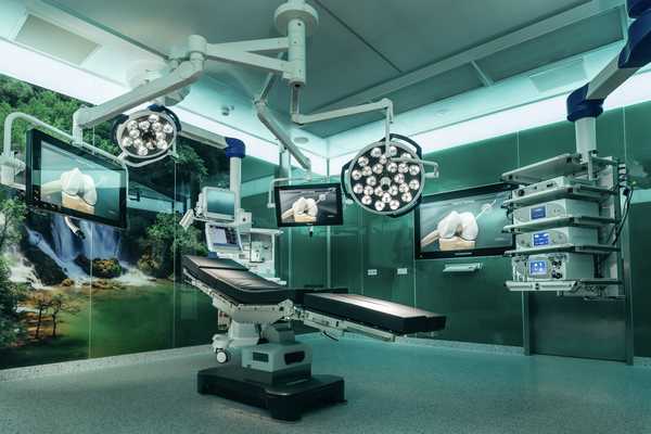Sala operacyjna MIRAI Clinic