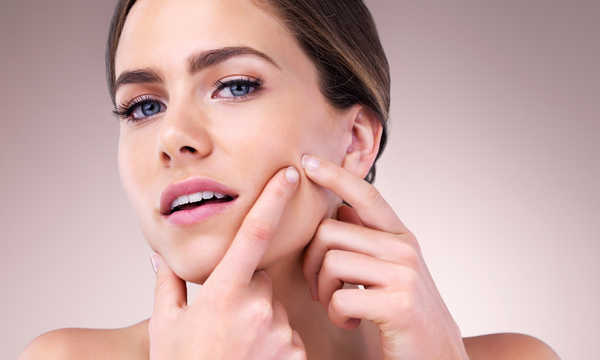 Laserowe usuwanie zmian trądzikowych powinno być poprzedzone konsultacją dermatologiczną