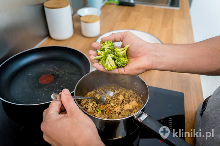 Ekspert do spraw żywienia pomaga stopniowo zmieniać niekorzystne nawyki