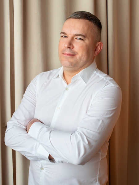 dr n. med. Jakub Dębski