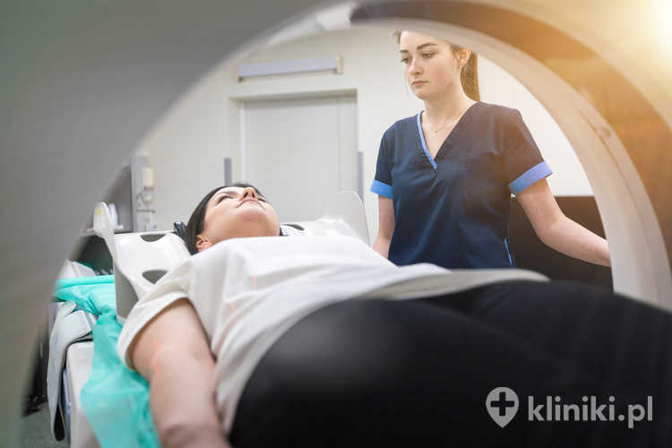 Tomografia komputerowa jamy brzusznej jest często stosowana w diagnostyce stanów nagłych