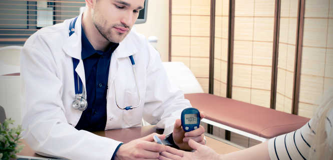 Kto to jest diabetolog i jak pomaga w leczeniu cukrzycy?