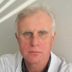 dr n. med. Piotr Szynaka
