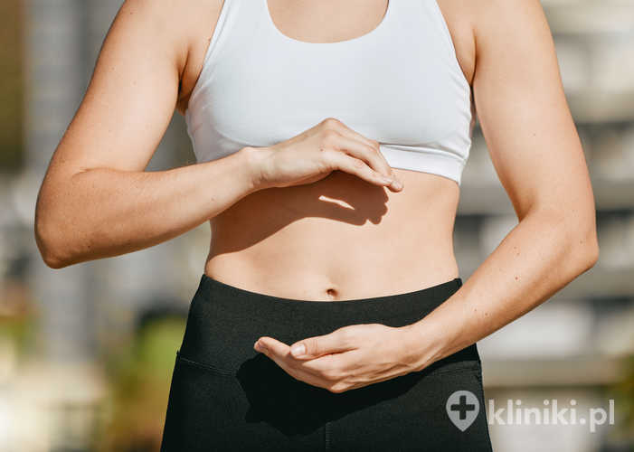 Efekty zabiegu wibracyjnej liposukcji talii i brzucha