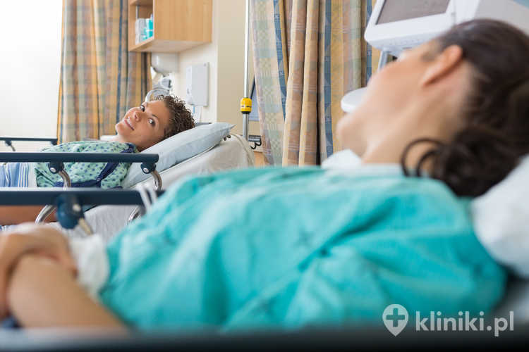 Rekonwalescencja po zabiegu wszczepienia implantu w podbródek