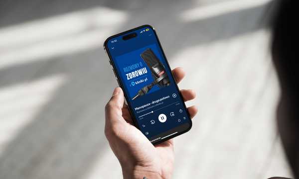 ekran telefonu z pierwszym odcinkiem podcastu „Rozmowy o zdrowiu z Kliniki.pl”