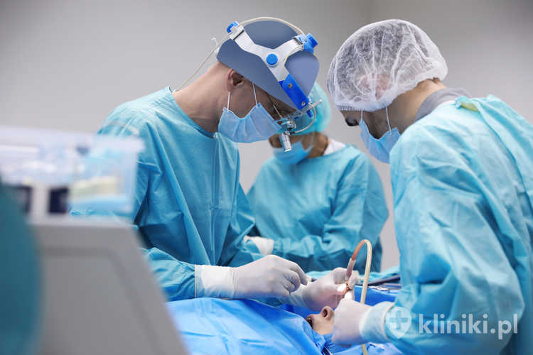 Przygotowanie na sali operacyjne do operacji FESS z Hydrodebriderem