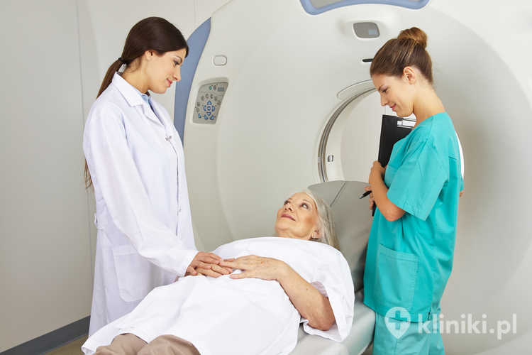 Skaner MRI (rezonans magnetyczny) w szpitalu, podczas którego pacjent jest skanowany i diagnozowany