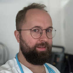 dr n. med. Piotr Gajewski