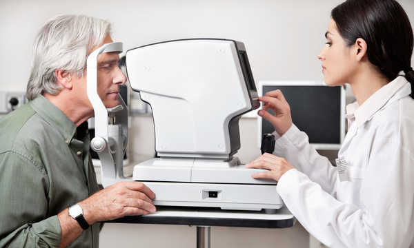 Dzięki zastosowaniu specjalnego urządzenia – panfundoskopu – możliwe jest uzyskanie szerokiego pola widzenia dna oka