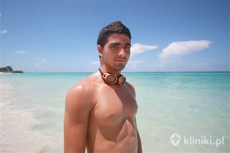 Powiększenie mięśni piersiowych implantami może być wskazane w przypadku asymetrii, niedorozwoju mięśni lub z powodów czysto estetycznych Powiększenie mięśni piersiowych implantami może być wskazane w przypadku asymetrii, niedorozwoju mięśni lub z powodów czysto estetycznych