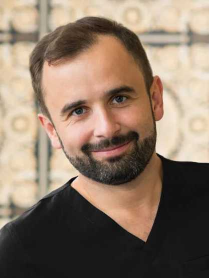 dr n. med. Łukasz Warchoł