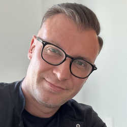 lek. Tomasz Włodarczyk