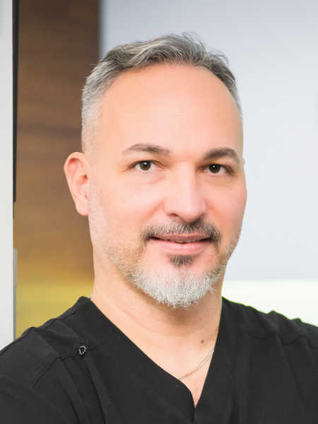 lek. dent. Piotr Stępień