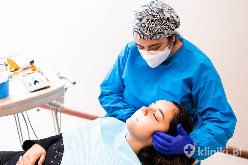 Chirurgia szczękowo-twarzowa łączy elementy stomatologii, chirurgii plastycznej oraz laryngologii Chirurgia szczękowo-twarzowa łączy elementy stomatologii, chirurgii plastycznej oraz laryngologii